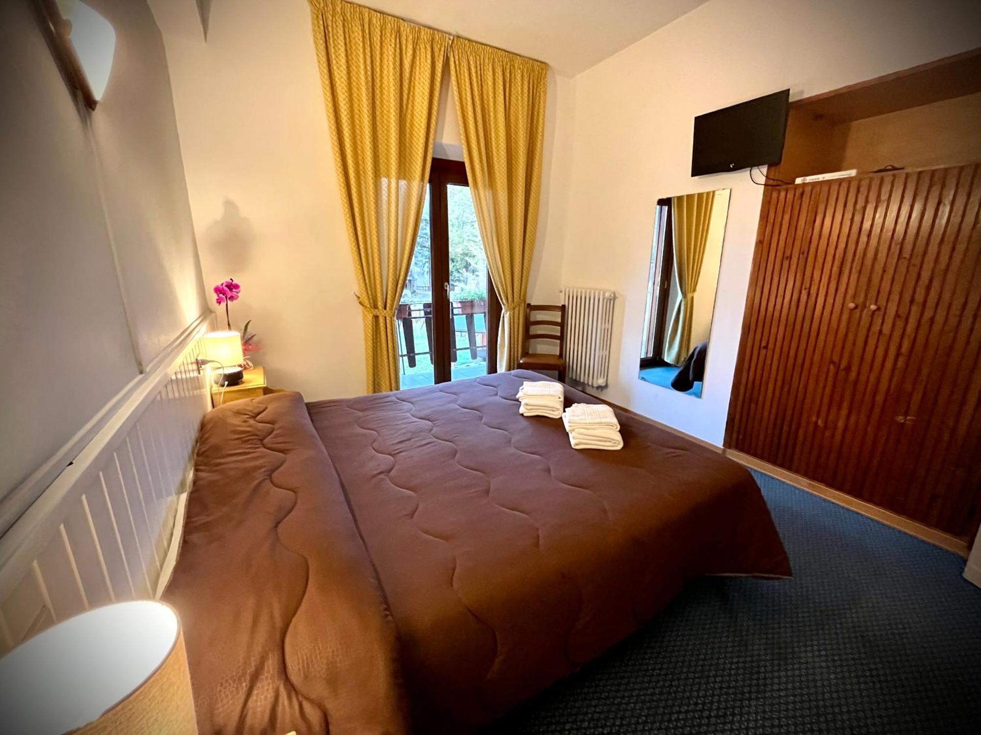 Pinguino Hotel 3*