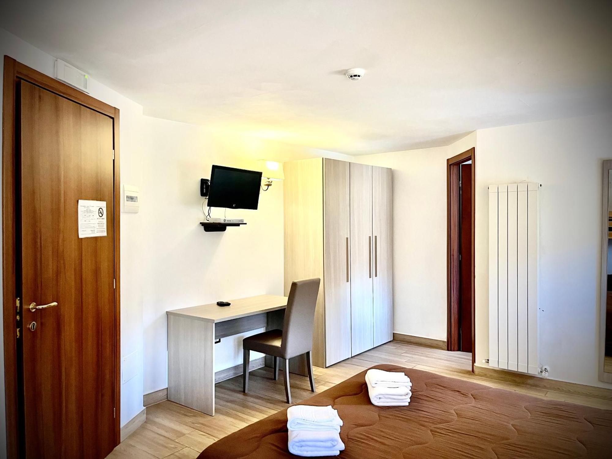 Pinguino Hotel 3*