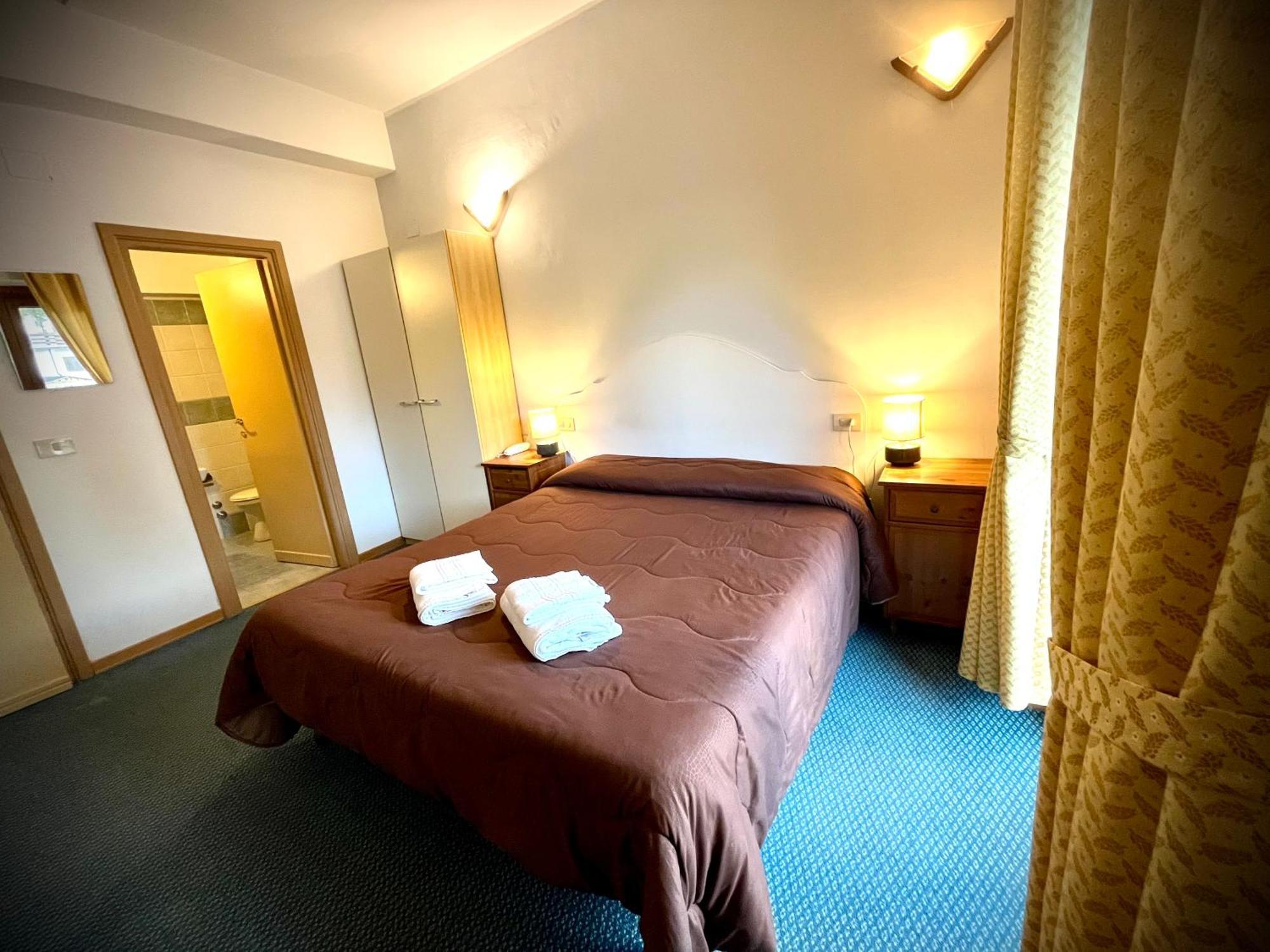 Pinguino Hotel 3*
